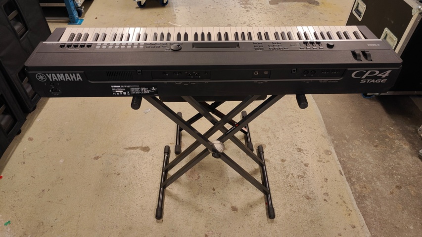 1048160-5 Piano, Yamaha CP4
