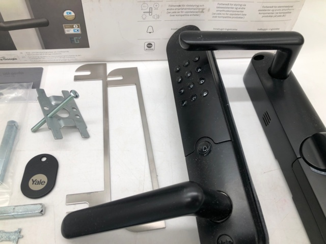 1074846-5 Yale Doorman L3 Flex Black - Shipping included