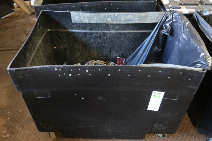 1029708-2 7 deposit containers