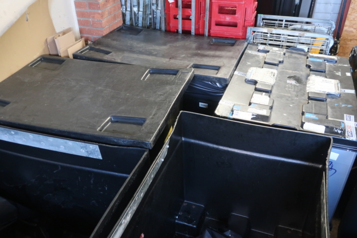 1029708-4 7 deposit containers