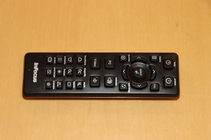 1033771-5 InFocus projector with projector screen