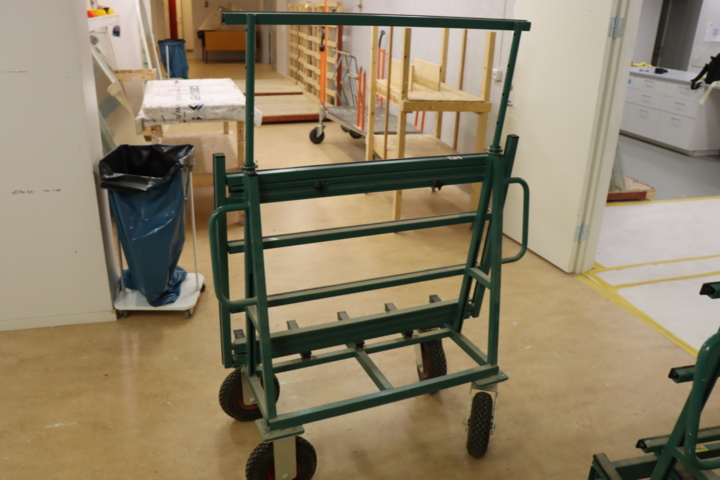 1033788-4 Window trolley medium size