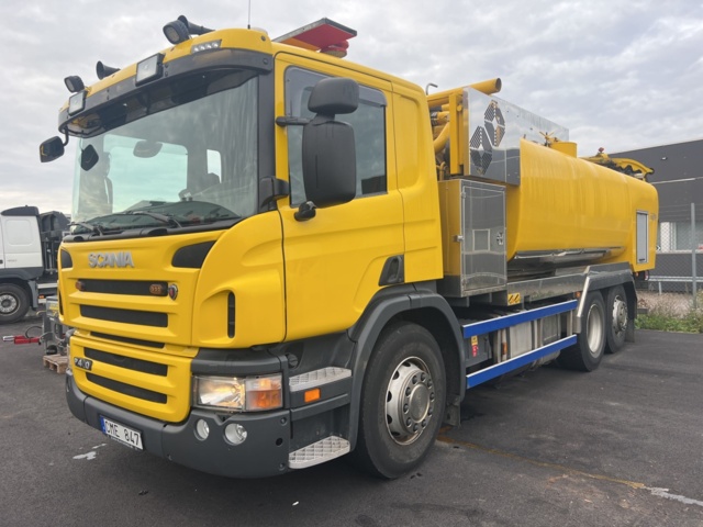 1023501-1 Combi suction truck Scania P400 6x2 12.7 Automatic, 108028 km 400hp, 2011