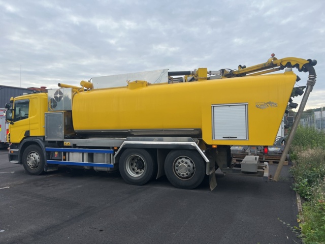 1023501-4 Combi suction truck Scania P400 6x2 12.7 Automatic, 108028 km 400hp, 2011