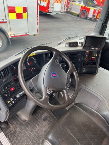 1023501-37 Combi suction truck Scania P400 6x2 12.7 Automatic, 108028 km 400hp, 2011