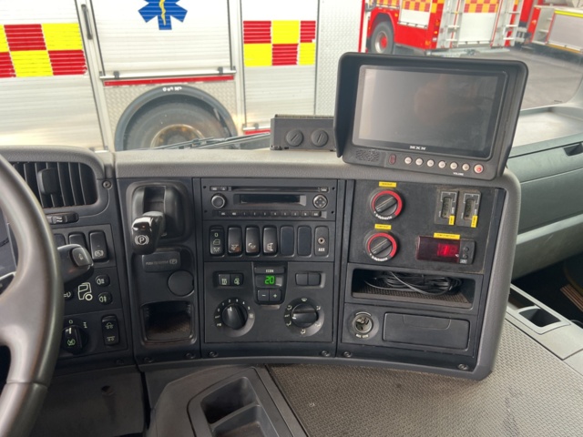 1023501-39 Combi suction truck Scania P400 6x2 12.7 Automatic, 108028 km 400hp, 2011