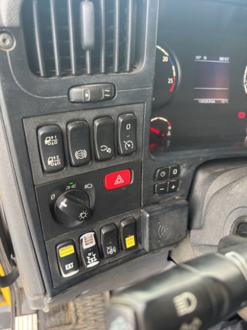 1023501-41 Combi suction truck Scania P400 6x2 12.7 Automatic, 108028 km 400hp, 2011