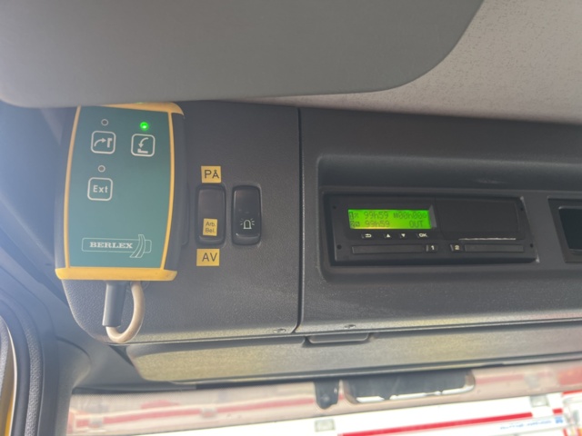 1023501-42 Combi suction truck Scania P400 6x2 12.7 Automatic, 108028 km 400hp, 2011