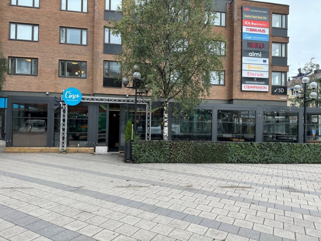 781085-2 Outdoor seating (glazing with openable windows and roof) -2022