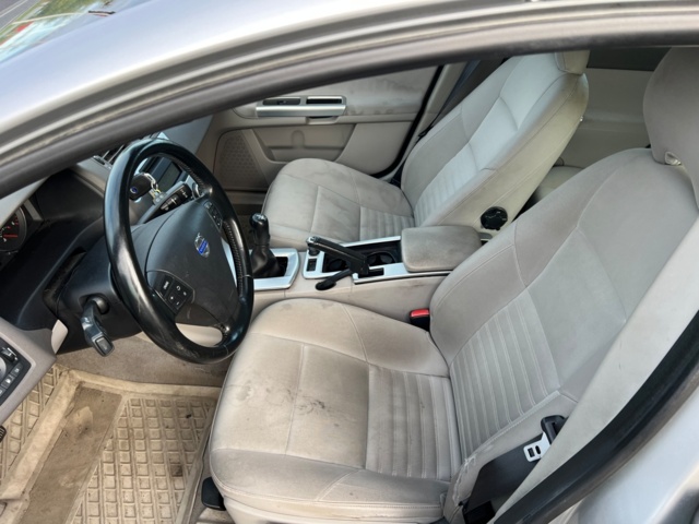 237732-18 Volvo V50 D2 - 2011