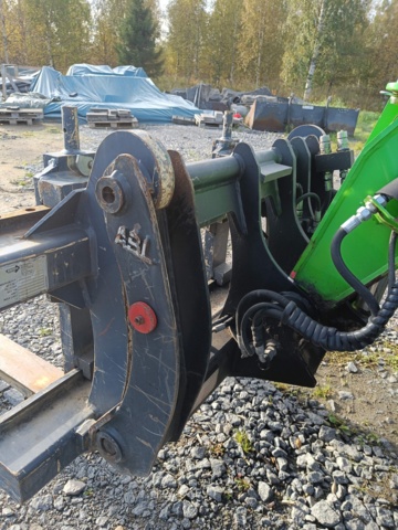 929331-18 Telescopic loader MERLO P28.8TOP - 2014