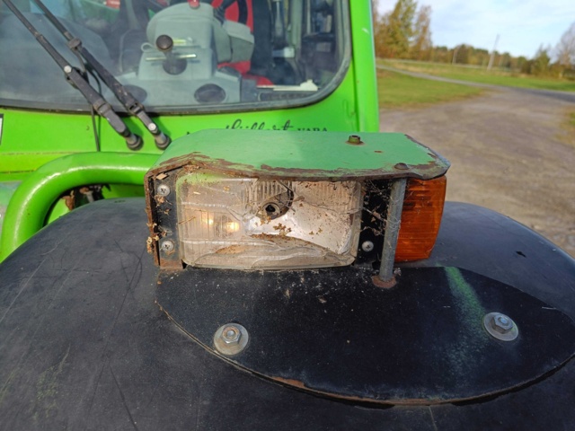 929331-24 Telescopic loader MERLO P28.8TOP - 2014