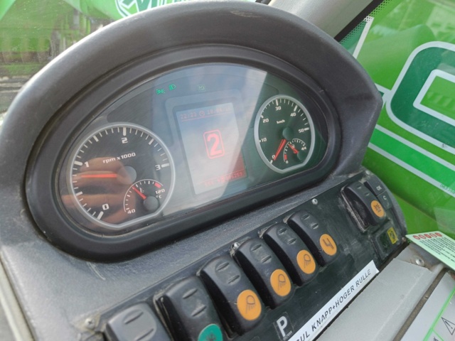 929331-99 Telescopic loader MERLO P28.8TOP - 2014