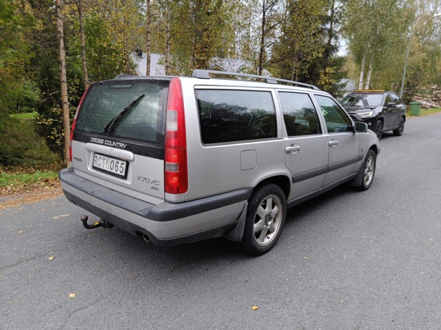 929332-5 Volvo V70 XC 2.4 T AWD - 1999