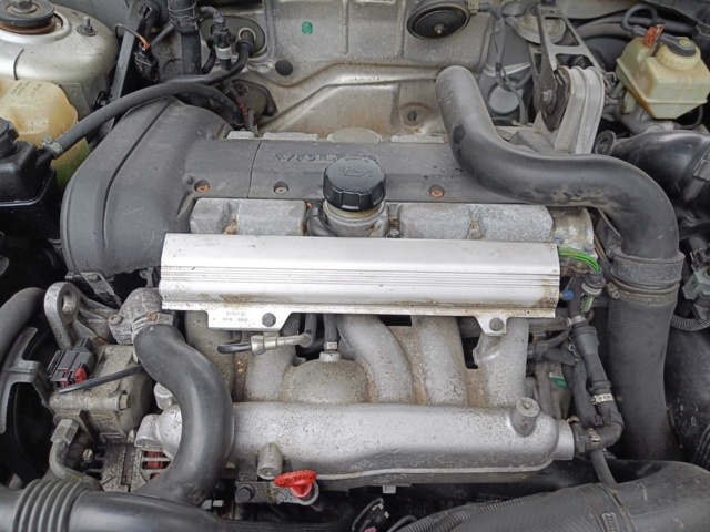 929332-46 Volvo V70 XC 2.4 T AWD - 1999