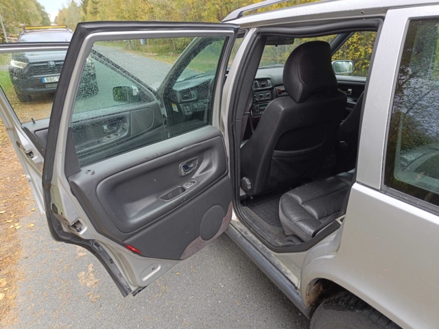 929332-56 Volvo V70 XC 2.4 T AWD - 1999