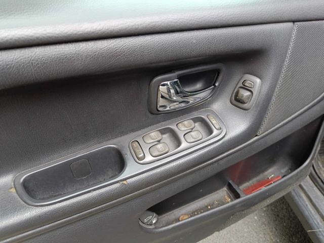 929332-64 Volvo V70 XC 2.4 T AWD - 1999