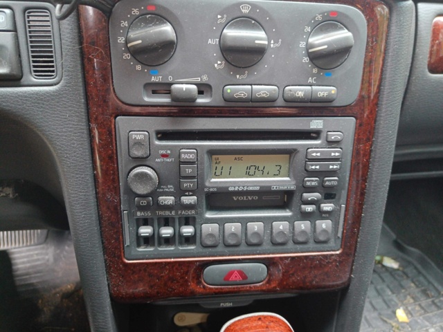 929332-72 Volvo V70 XC 2.4 T AWD - 1999