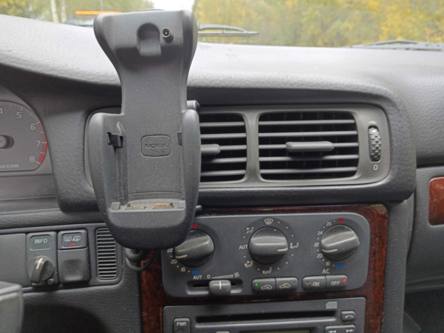 929332-73 Volvo V70 XC 2.4 T AWD - 1999