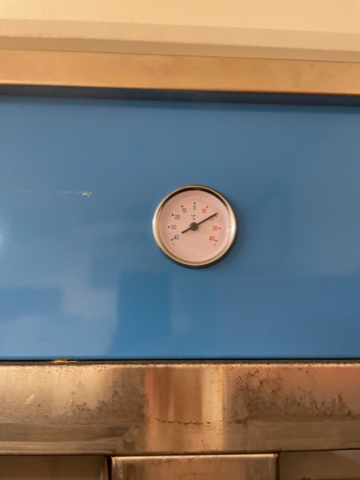 998754-3 Double freezer with disconnected compressor