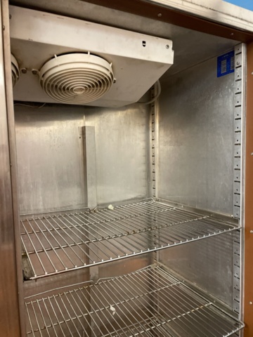 998754-9 Double freezer with disconnected compressor