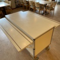 998777-3 Serving counter on wheels