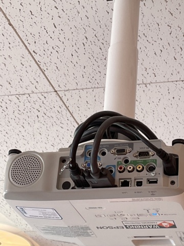 998780-5 Large screen projector with sound system & project screen.