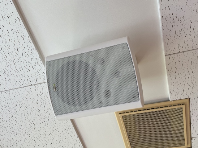 998780-10 Large screen projector with sound system & project screen.