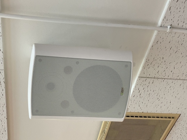 998780-11 Large screen projector with sound system & project screen.