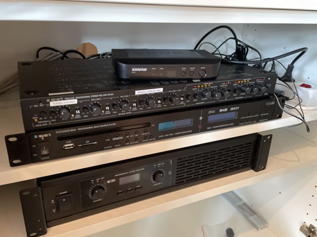 998780-17 Large screen projector with sound system & project screen.