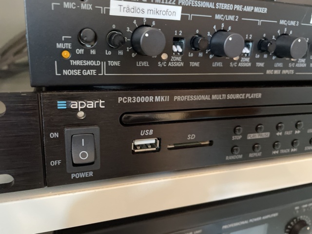 998780-21 Large screen projector with sound system & project screen.