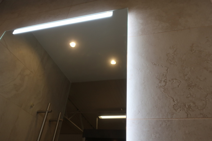 1029755-5 Bathroom mirror with integrated lighting 60x70cm, Macro Design