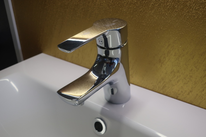 1029759-3 Alterna bathroom commode with Mora mixer