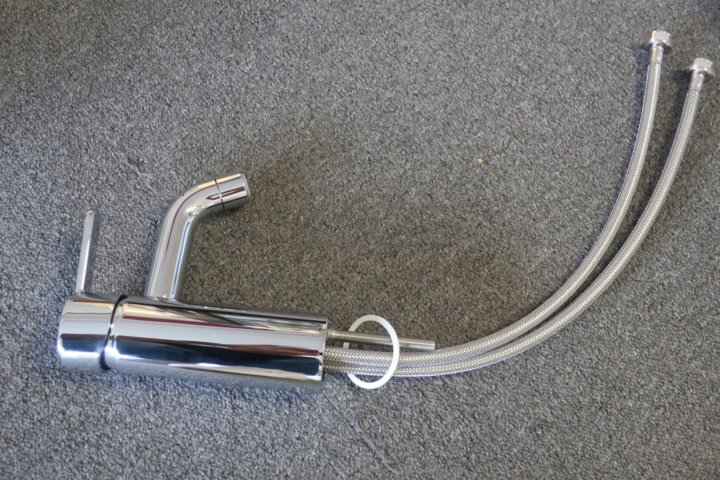 1029789-5 Washbasin mixer, Damixa Silhouet Chrome