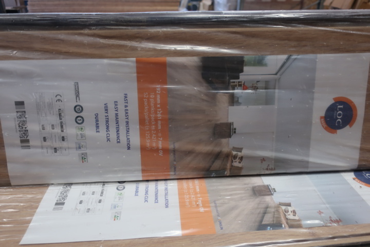 1029841-11 Uniclic floor, approx. 108m2, natural oak