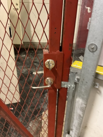 1061380-2 Steel gate