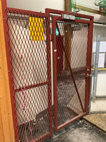 1061380-5 Steel gate