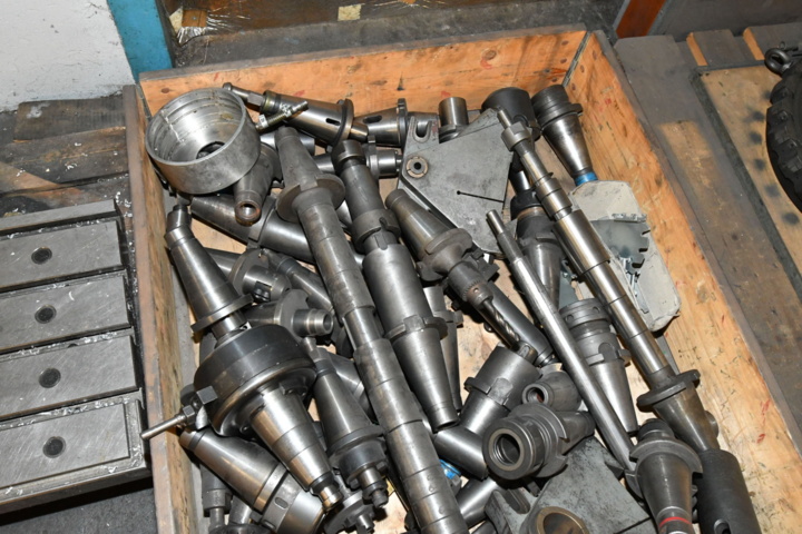 1079930-2 Pallet with various holders 50-cone