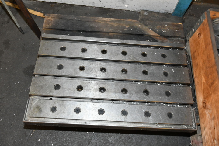 1079930-4 Pallet with various holders 50-cone