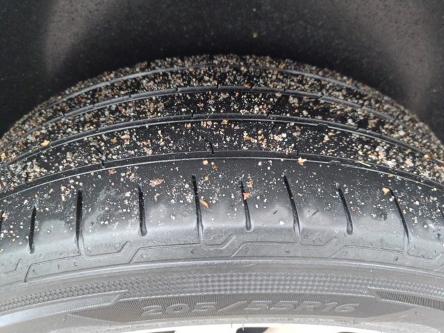 929335-14 Volkswagen Caddy 1.9 TDI -2006