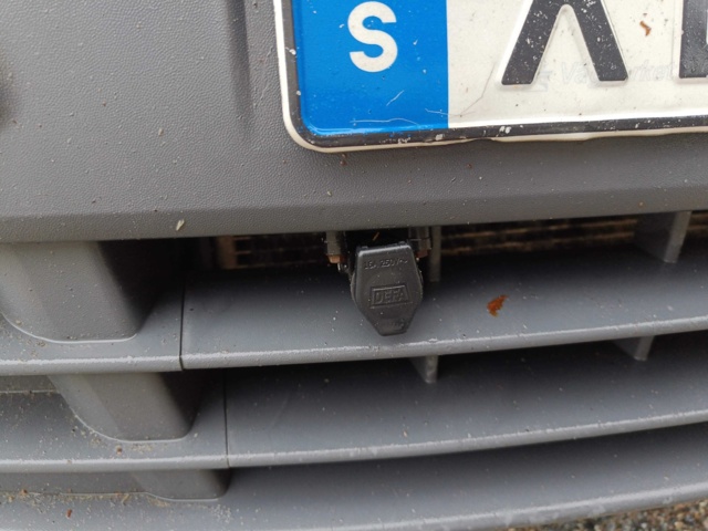 929335-19 Volkswagen Caddy 1.9 TDI -2006