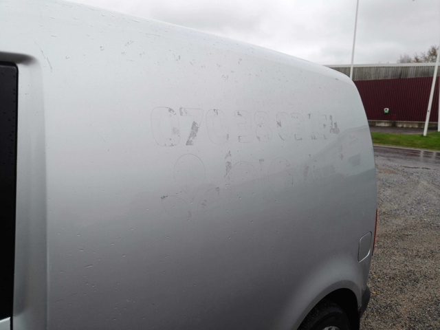 929335-33 Volkswagen Caddy 1.9 TDI -2006