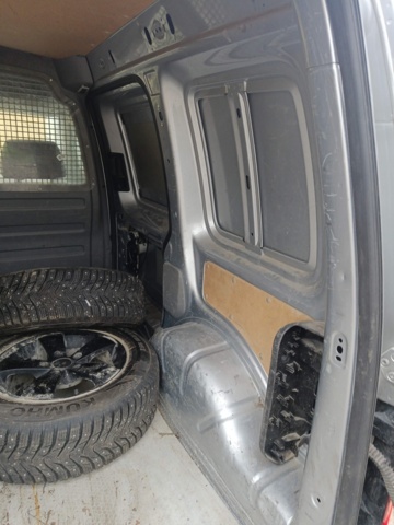 929335-73 Volkswagen Caddy 1.9 TDI -2006