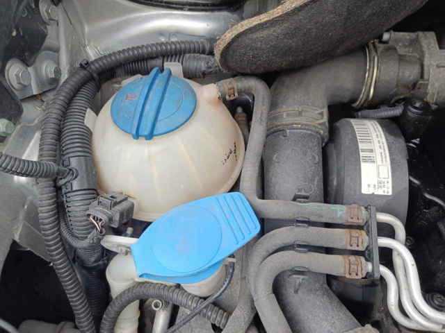 929335-84 Volkswagen Caddy 1.9 TDI -2006