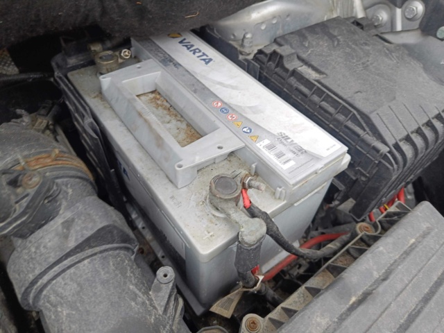 929335-87 Volkswagen Caddy 1.9 TDI -2006