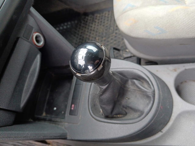 929335-98 Volkswagen Caddy 1.9 TDI -2006