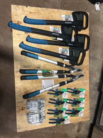 897479-10 Pallet with new mixed tools