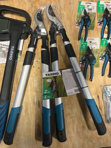 897479-13 Pallet with new mixed tools