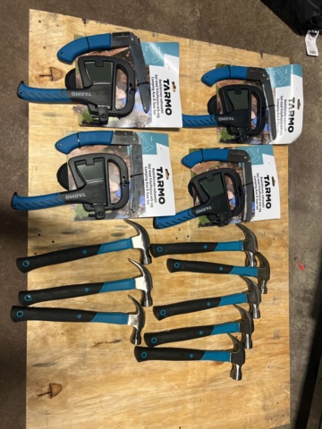 897479-16 Pallet with new mixed tools