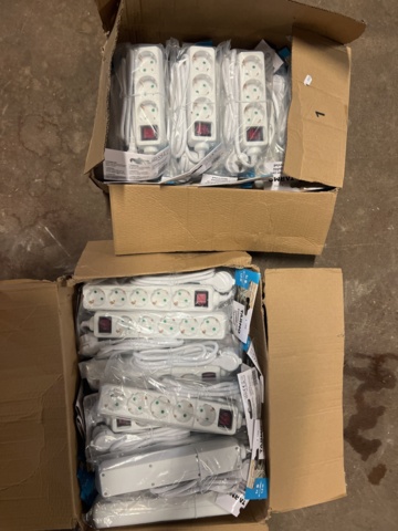 897479-27 Pallet with new mixed tools